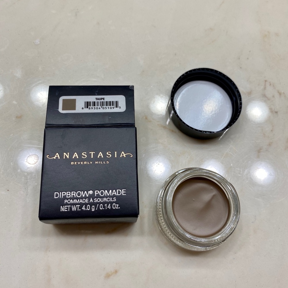 Anastasia Beverly Hills dipbrow pomade